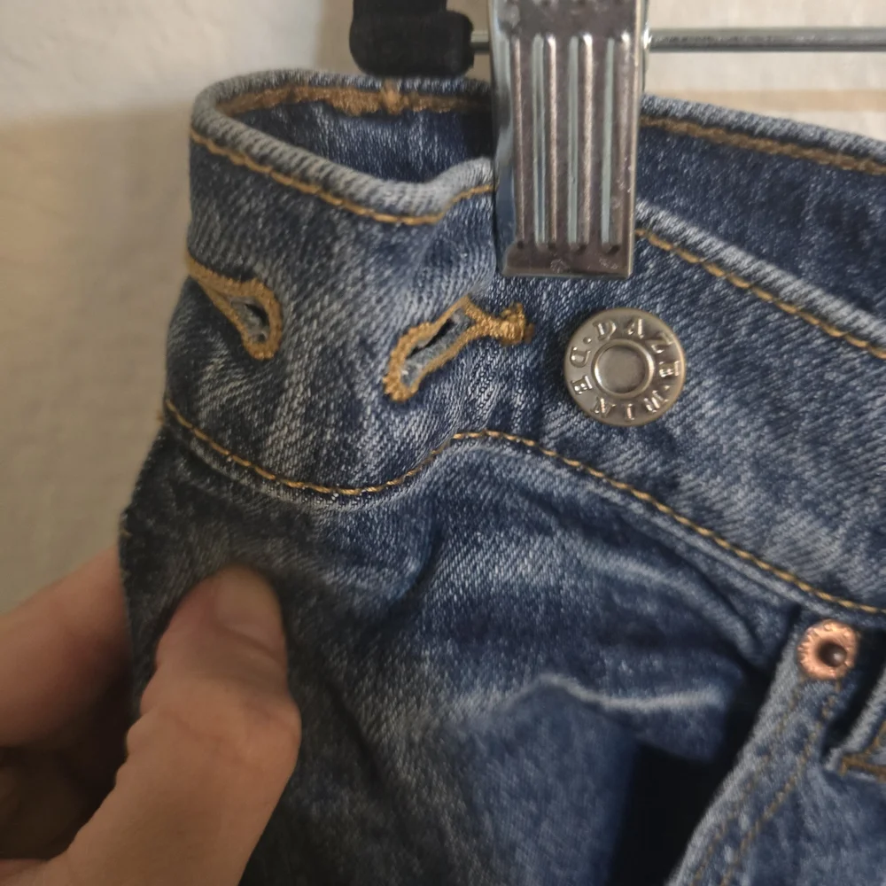 Daze Denim Wide Leg Baggy Jeans in Washed Blue - Picture 8 of 10